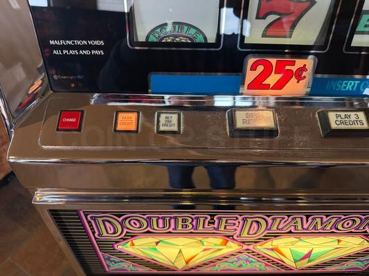 1991 IGT Double Diamond Round Top Slot Machine Image