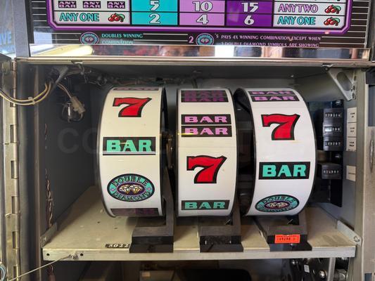 1991 IGT Double Diamond Round Top Slot Machine Image