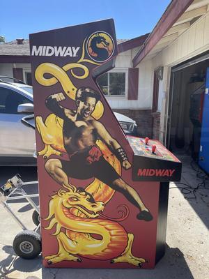 1992 Midway Mortal Kombat Upright Arcade Machine Image