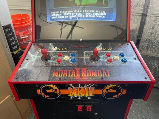 1993 Midway Mortal Kombat II Upright Arcade Machine Image