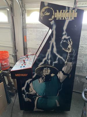 1993 Midway Mortal Kombat II Upright Arcade Machine Image