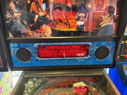 1993 Williams Bram Stokers Dracula Pinball Machine Image