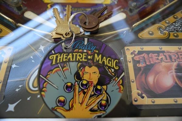 1995 Bally Theatre of Magic Pinball Machine Image