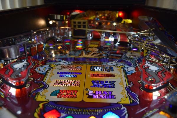 1995 Bally Theatre of Magic Pinball Machine Image