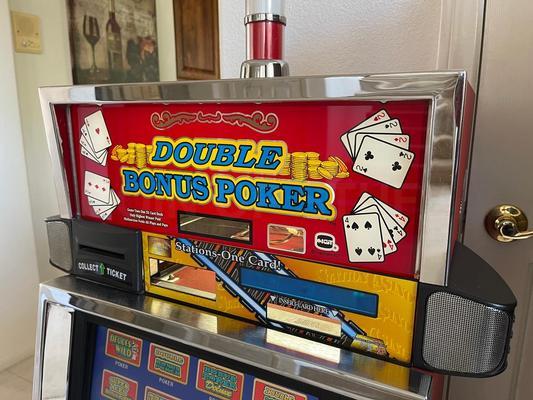 1998 IGT Game King Multi Game Poker Machine Image
