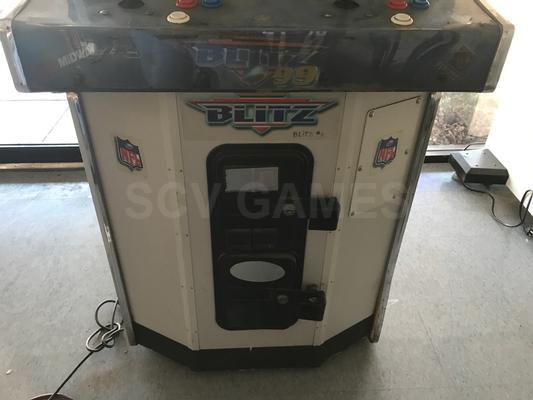 1998 Midway NFL Blitz 99 Upright Arcade Machine Image