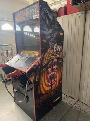 1999 Midway Carnevil Upright Arcade Machine Image