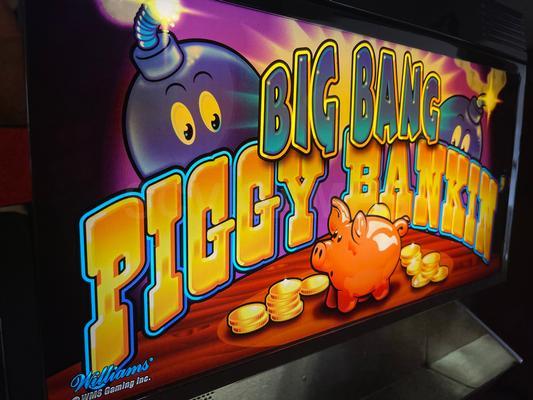 2000 Williams Big Bang Piggy Bankin Slot Machine Image