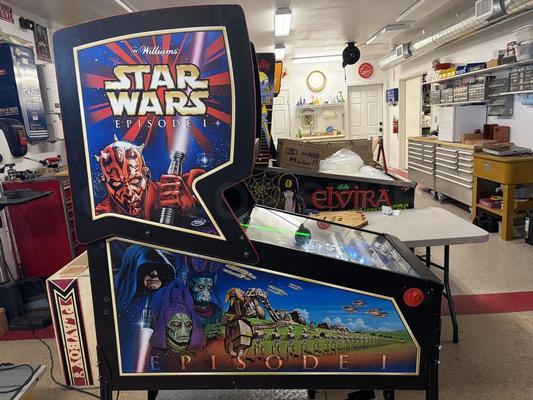 2000 Williams Star Wars Episode 1 Pinball Machine Image