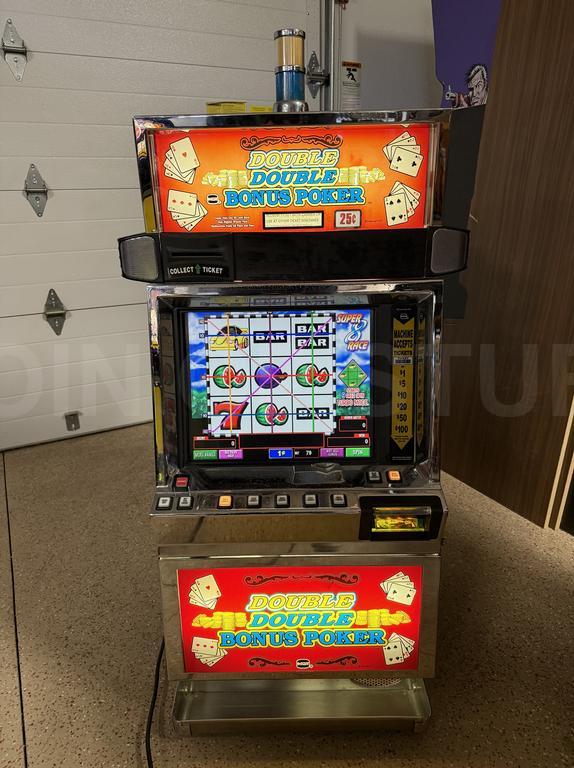 2003 IGT Game King Multi Game Video Poker Machine