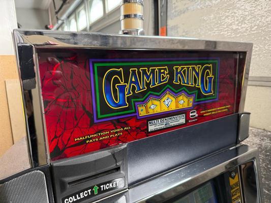 2003 IGT Game King Poker Slot Machine Image