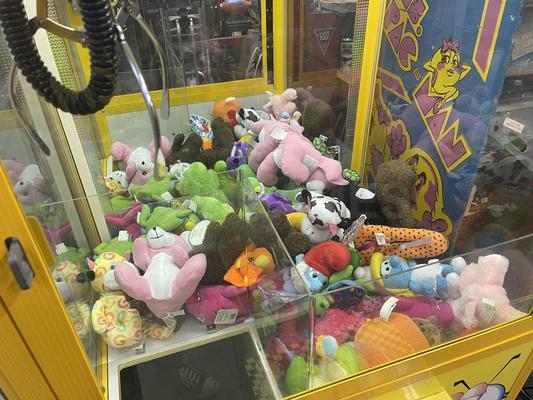 2010 Betson Enterprises Toy Taxi Claw Machine Image