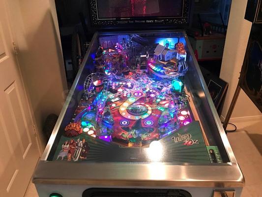 2013 Jersey Jack Wizard of Oz Pinball Machine Image