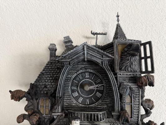 2016 Bradford Exchange The Munsters Illuminated Musical Cuckoo Clock Image