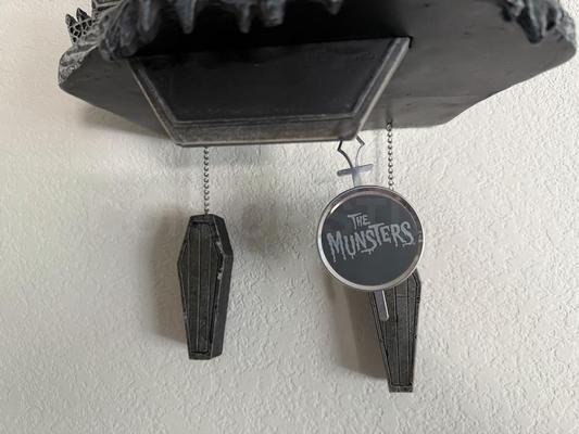 2016 Bradford Exchange The Munsters Illuminated Musical Cuckoo Clock Image