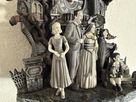 2016 Bradford Exchange The Munsters Illuminated Musical Cuckoo Clock Image