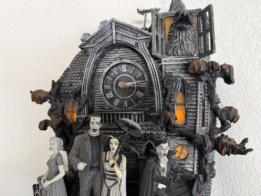 2016 Bradford Exchange The Munsters Illuminated Musical Cuckoo Clock Image