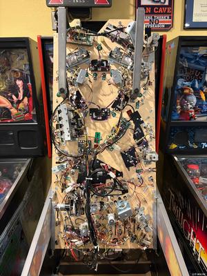 2019 Stern Star Wars Comic Art (Premium) Pinball Machine Image
