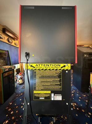 2024 Stern James Bond 007 Pro Pinball Machine Image