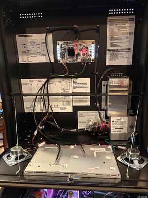 2025 Stern King Kong: Myth of Terror Island (Premium) Pinball Machine Image