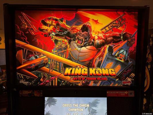 2025 Stern King Kong Premium Pinball Machine Image
