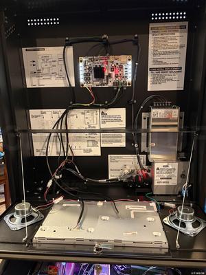 2025 Stern King Kong Premium Pinball Machine Image