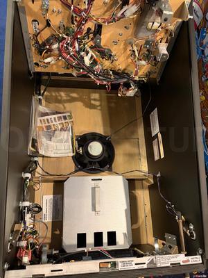 2025 Stern King Kong Premium Pinball Machine Image