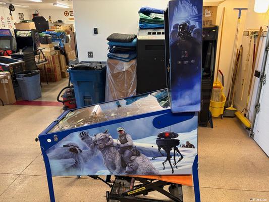 2025 Stern Star Wars: Fall of the Empire (LE) Pinball Machine Image