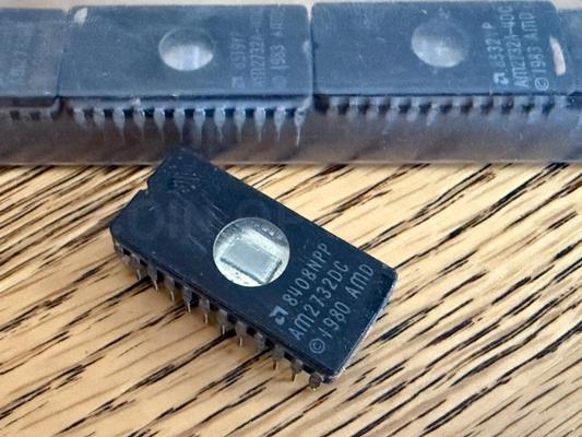 2732 EPROM