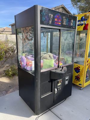 42in Toy House Crane Arcade Machine Image