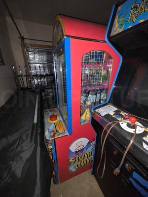 Coastal Amusements Slam Dunk Prize Arcade Machine Image