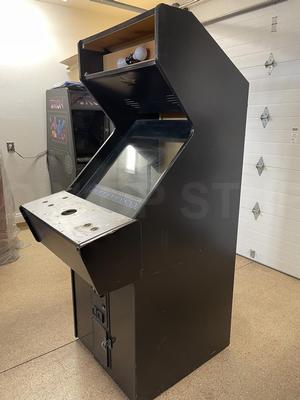 Empty Golden Tee Dynamo Arcade Cabinet Image