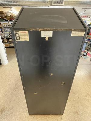 Empty Golden Tee Dynamo Arcade Cabinet Image