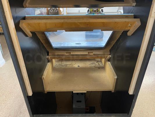 Empty Golden Tee Dynamo Arcade Cabinet Image