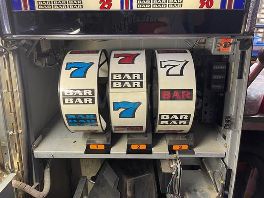 IGT Red White & Blue 3 Reel Slot Machine Image