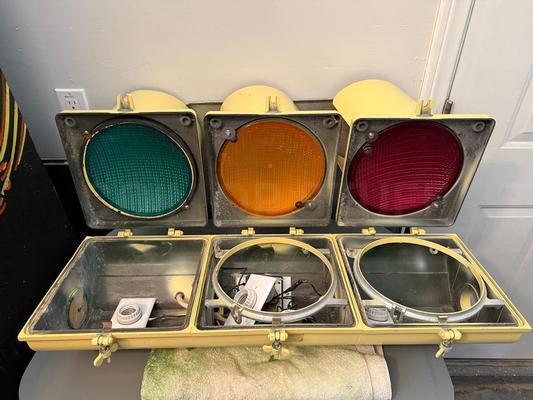 Marbelite Traffic Signal Stop Light Image