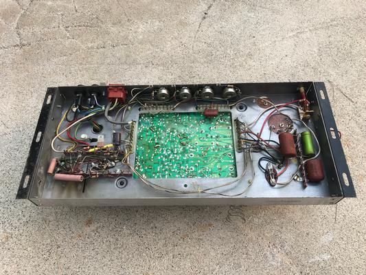 Wells Gardner 19V1001 19 inch B&W Monitor Chassis w New Caps Image